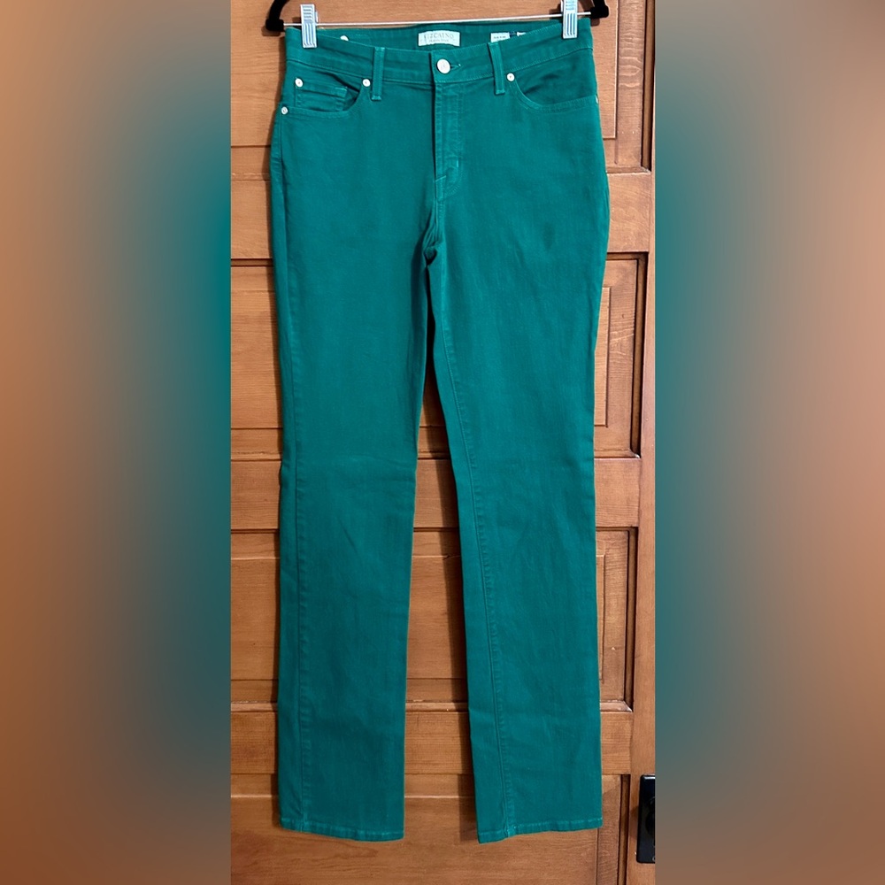 Vizcaino Premium Denim Jeans!! Womens Size 8!!  EUC GREEN PANTS! LONG!!